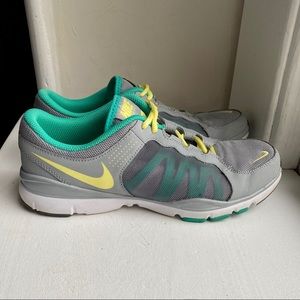 Women’s Nike Flex Trainer II size 9 gray teal